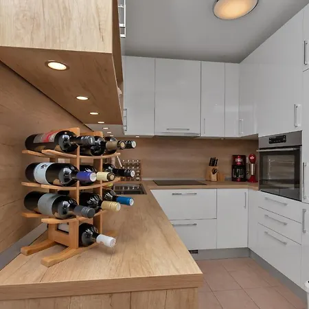 Bruno & Toni Deluxe Апартаменты Макарска