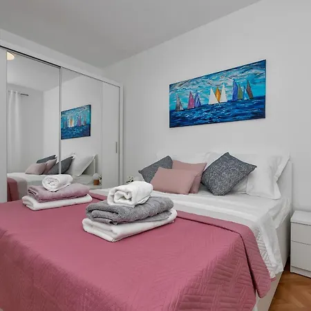 Bruno & Toni Deluxe Апартаменты Макарска